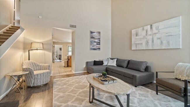 Foto del edificio - 8039 Charter Oak Ln