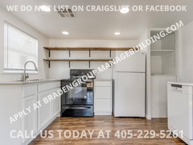 Building Photo - 1112 N Ross Ave