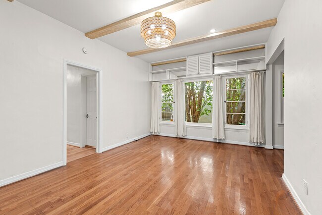 Foto del edificio - 340 N Oakhurst Dr