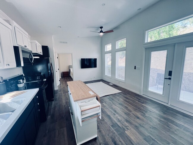 Building Photo - Partially Furnished ADU with Private Entra...