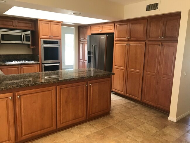 Building Photo - 6221 Brynwood Ct
