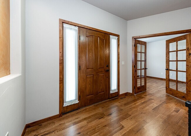 Building Photo - Beautifully Upgraded Ranch Home in D20