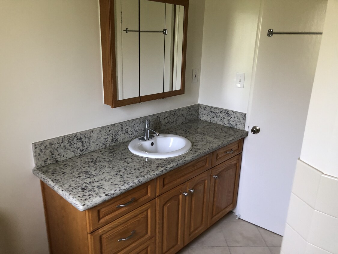 Foto principal - 9432 Gregory Way