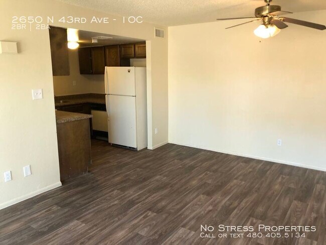 Building Photo - 2 Bed Condo off 43rd Ave and Thomas!