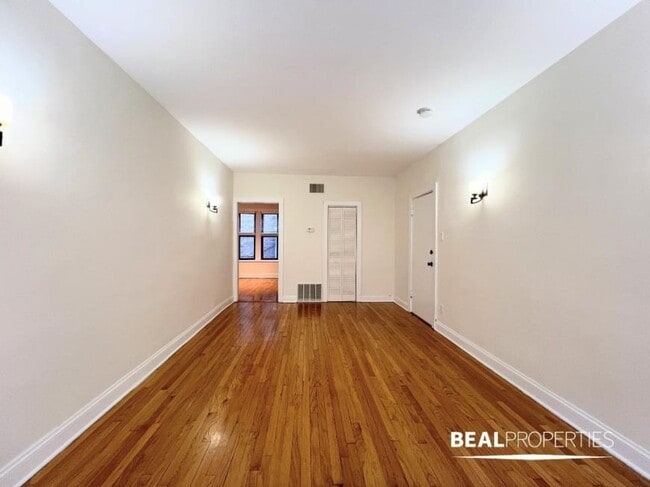 Foto del edificio - 1 bedroom in CHICAGO IL 60613