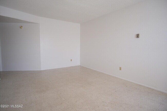 Foto del edificio - 2468 N Balboa Ave