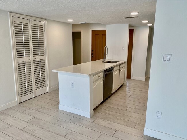 Building Photo - 1259 Blalock Rd