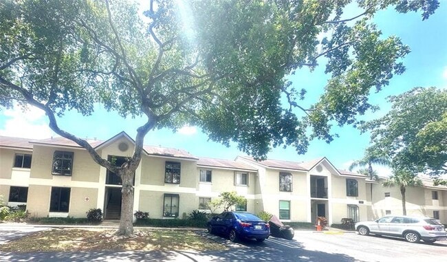Foto del edificio - 717 Gardens Dr