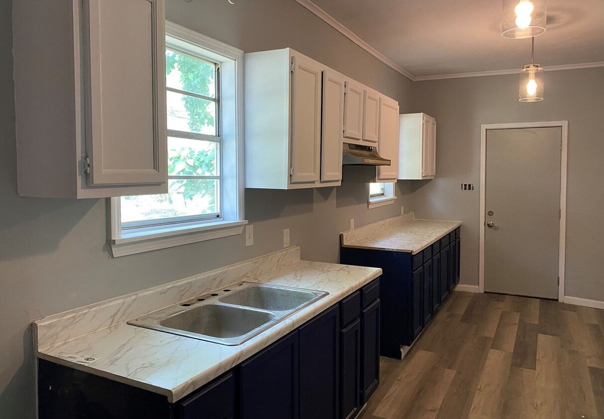 1/2 OFF FIRST MONTH'S RENT LARGE REMODELE... - 1/2 OFF FIRST MONTH'S RENT  LARGE REMODELE...