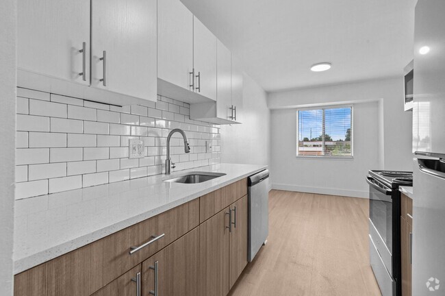 Bloomfield Square Apartments - Auburn Hill...