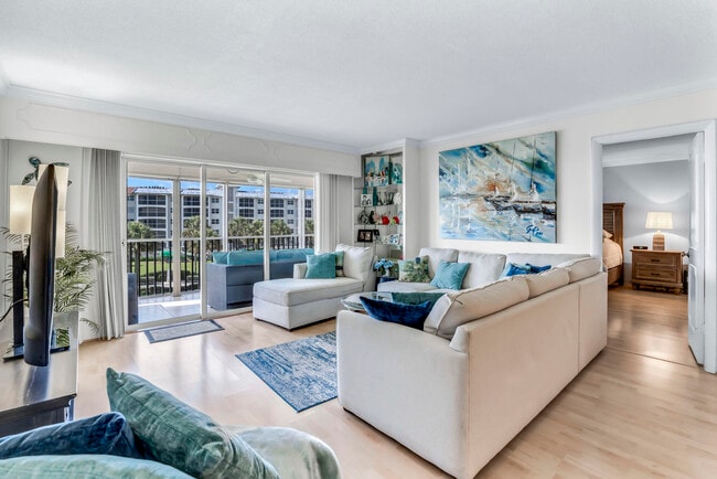 Foto del edificio - 2871 N Ocean Blvd