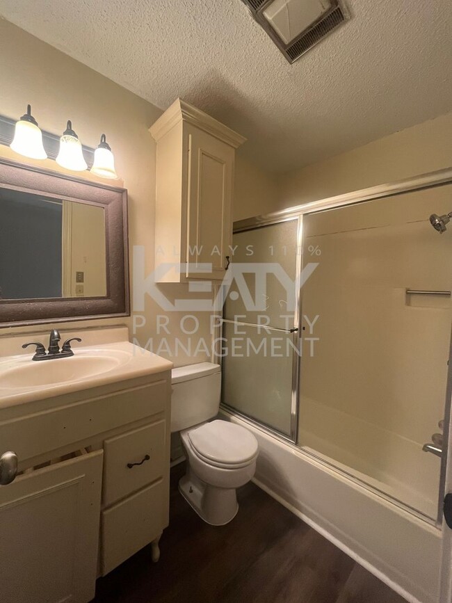 Building Photo - 2 Bedroom Townhouse in Lafayette!