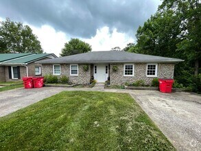 Building Photo - 91-93-93 Meadowbrook Dr