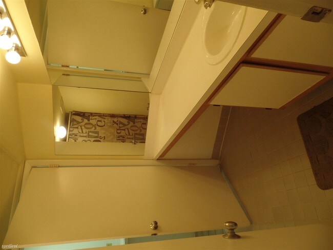 Building Photo - 1 br, 1 bath Condo - Sun Vista Gardens Unren