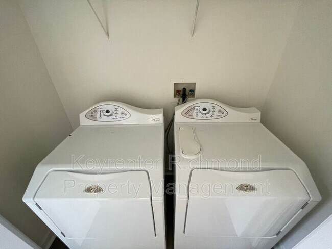 Foto del edificio - 7919 Nashua Dr