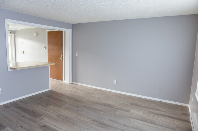 Enorme sala familiar - 3595 S King St