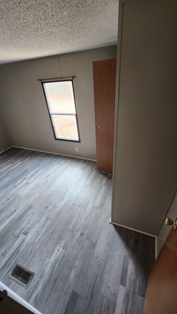 Foto del edificio - 3 Bedroom Home -ALL UTILITIES INCLUDED!