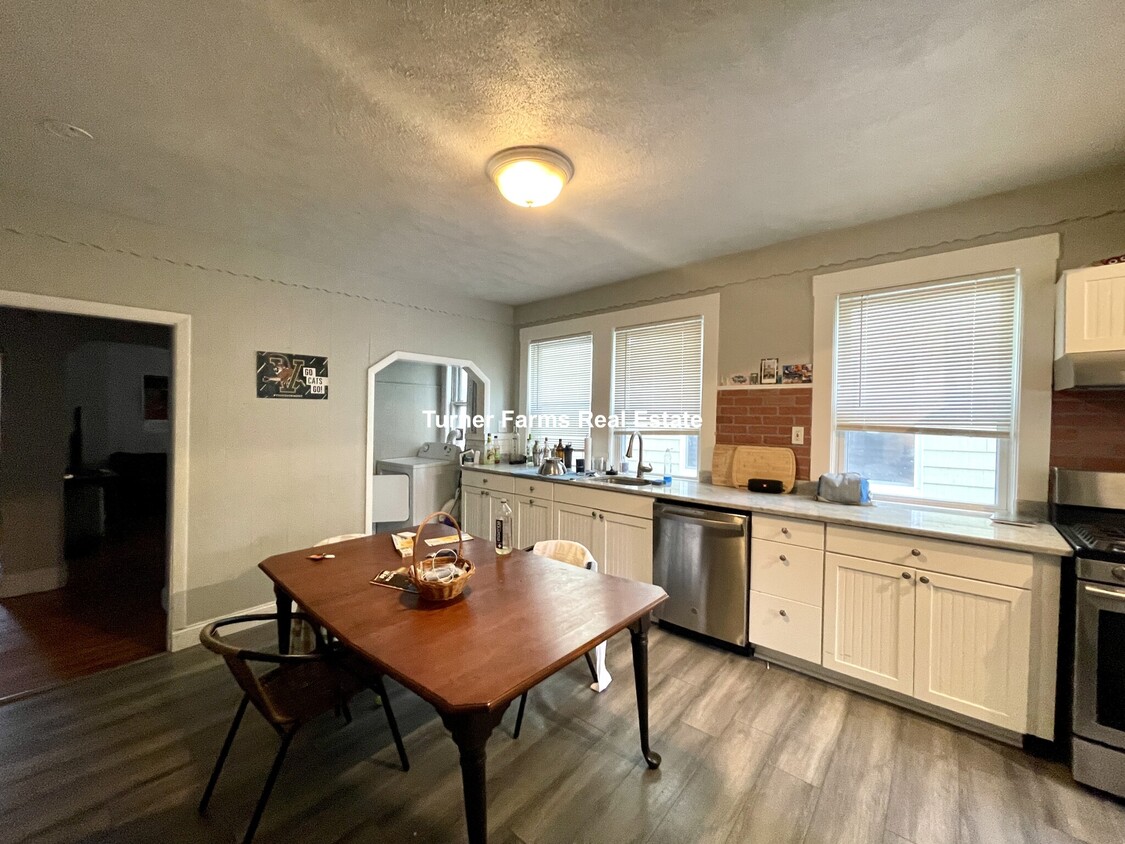 Foto principal - 366 Highland Ave