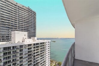 Building Photo - 1750 N Bayshore Dr