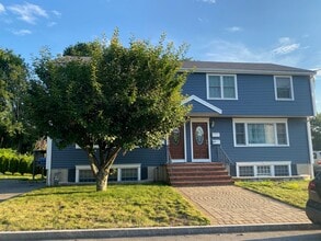 Building Photo - 27 Eaton Street Ext