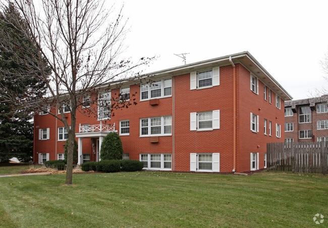 Building Photo - The Heritage Apartments