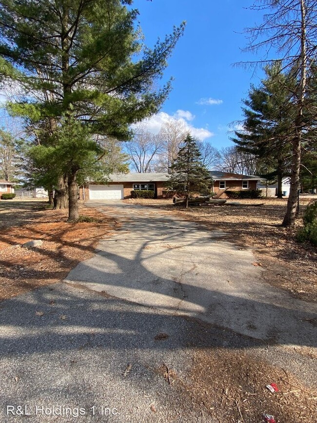 Building Photo - 3 br, 2 bath House - 4 Lansing Dr