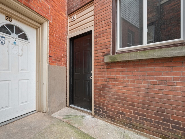 Building Photo - 27 Division St