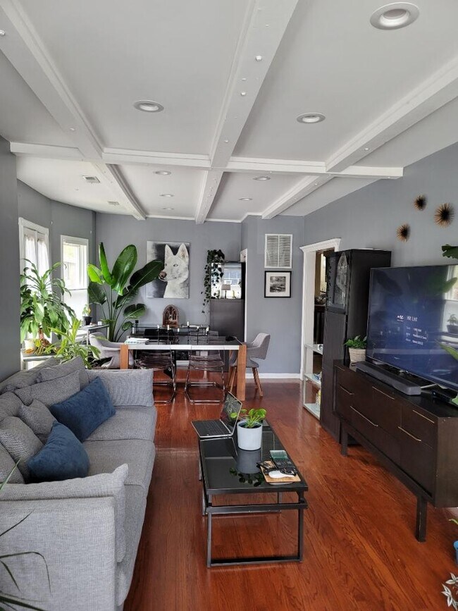 Foto del edificio - 3338 N Kilpatrick Ave