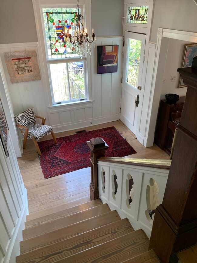 Foyer - 1316 Pleasant St