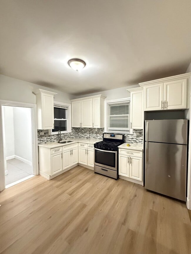 Photo - 125 Chester St Apartment