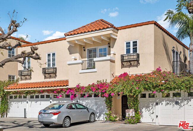 Foto del edificio - 910 N Alfred St