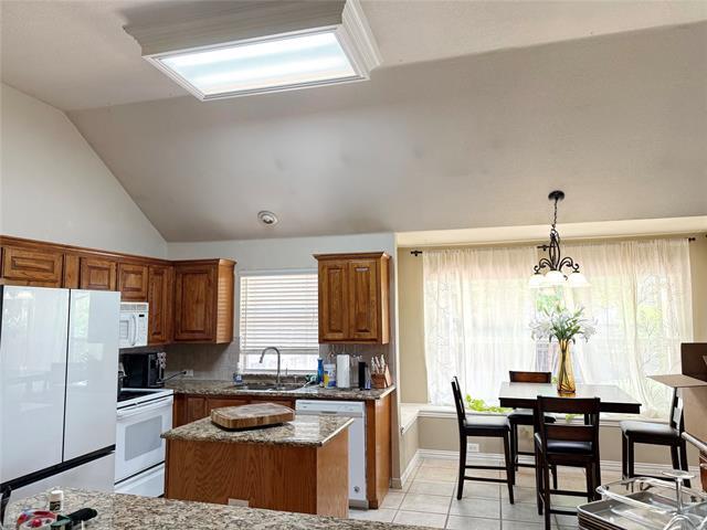 Building Photo - 10711 Sweet Water Dr