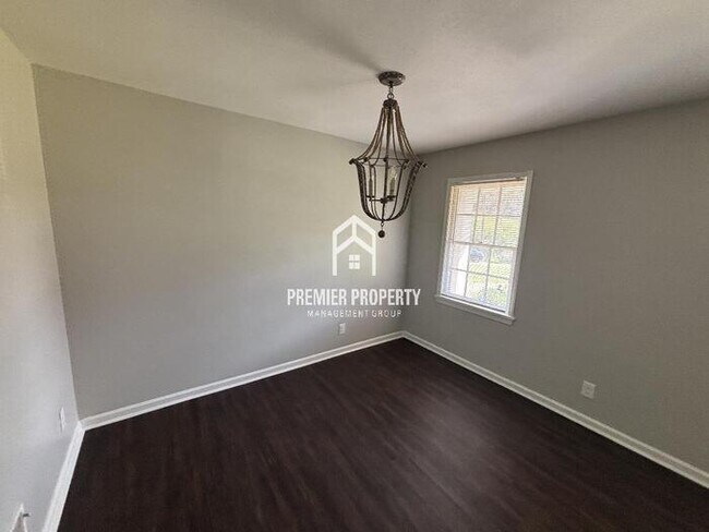 Foto del edificio - 3726 Springhill Dr