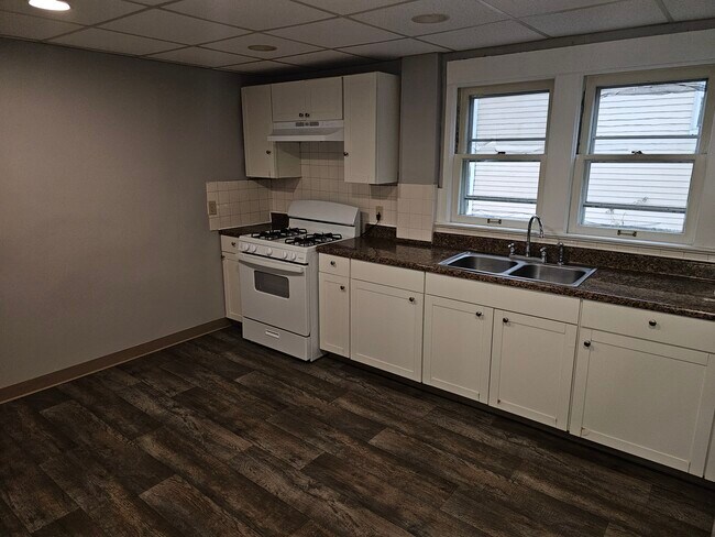 Foto del edificio - 1098 Big Falls Ave