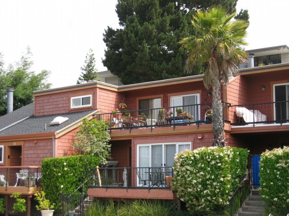 Building Photo - 120 Stanford Way