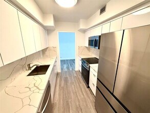 Building Photo - 1541 Brickell Ave