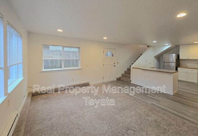 Foto del edificio - 2475 Yew Street Rd