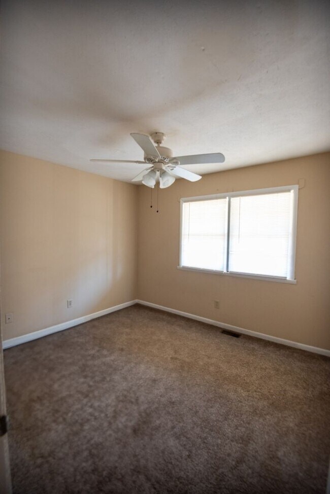 Foto del edificio - Schedule A Tour Today!