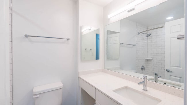 Baño - Water Park Towers