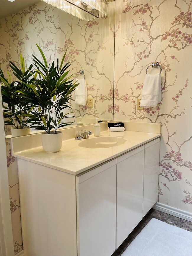 Master bathroom - 2411 St Gregory St