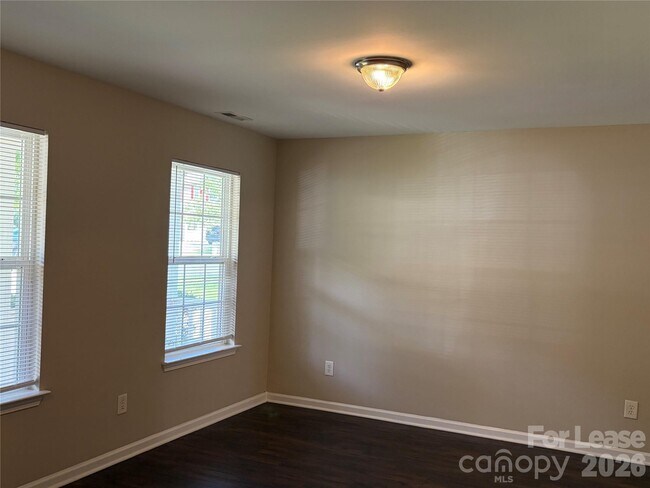 Foto del edificio - 3707 Rocky Brook Ct