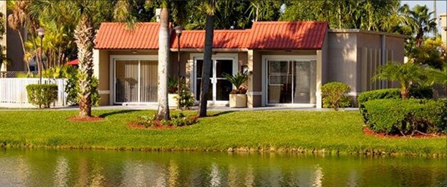 Foto del edificio - UNIT FOR RENT AT DORAL GARDENS II at $1900