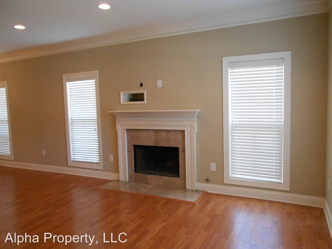 Building Photo - 309 Southcreek Dr