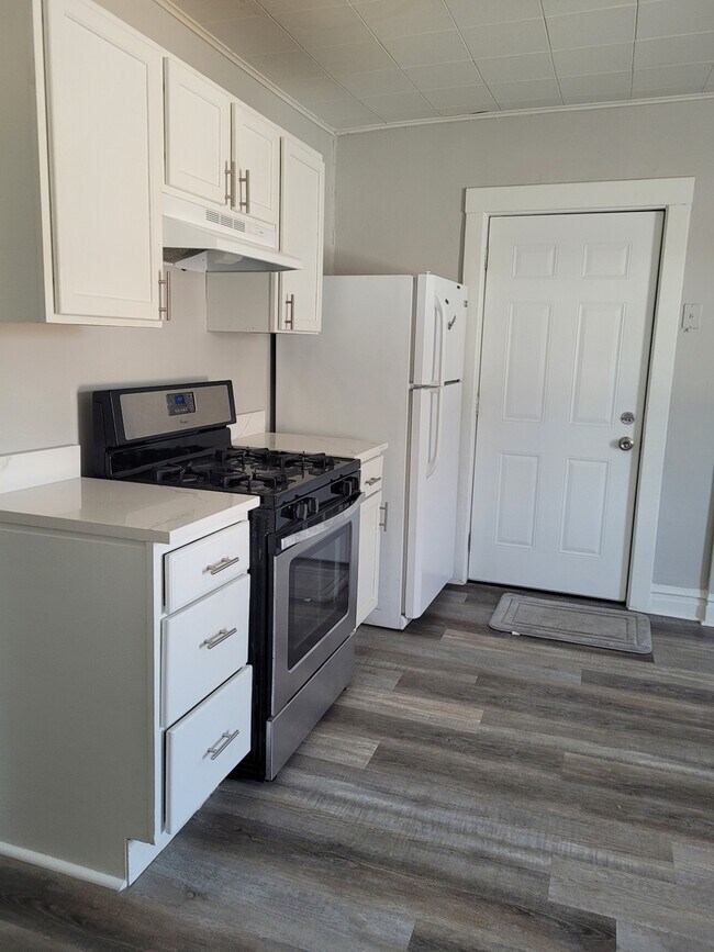 Foto del edificio - 2436 Burr Oak Ave