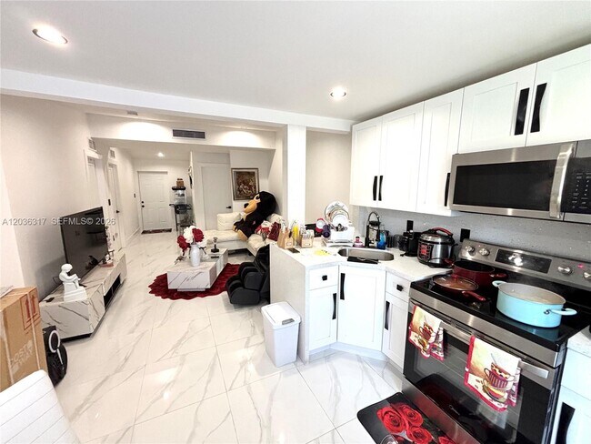 Foto del edificio - 247 NE 118th St