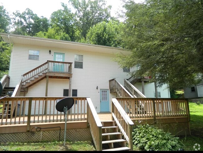 Building Photo - 323 Parker Farm Rd