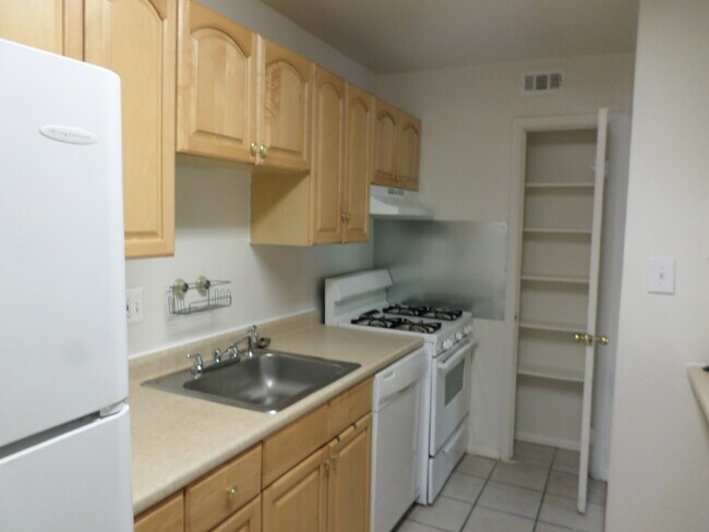 Foto del edificio - 5107 Crossfield Ct
