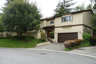Building Photo - 455 Old Oak Ct