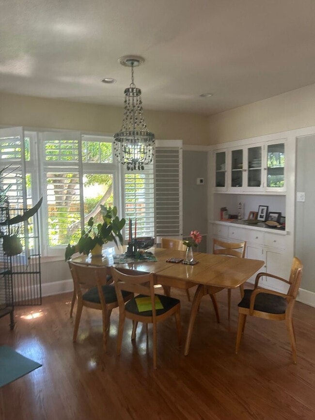 Building Photo - 3 br, 2 bath House - 1017 Azuar