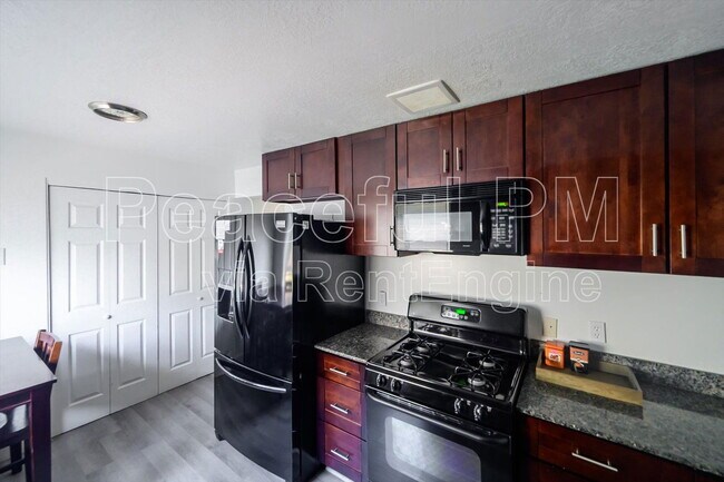 Building Photo - 3646 S 700 E
